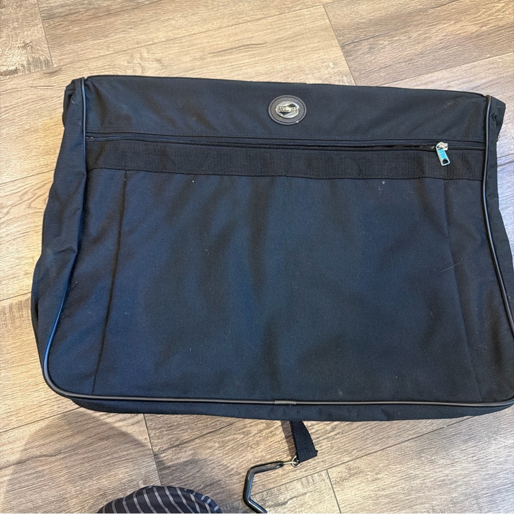 American Tourister Black Travel Garment Bag